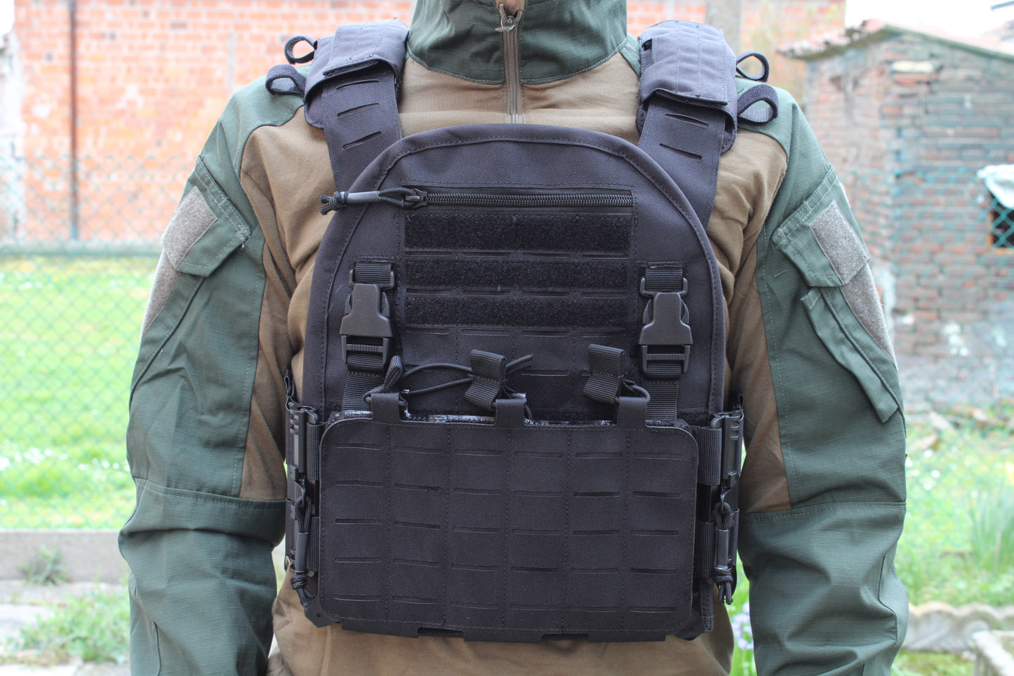 SPECNA ARMS TACTICAL VEST QR II PLATE CARRIER VEST BLACK (SPE-18-042476)